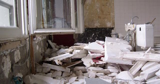 Демонтаж хрущевки в Невинномысске - удаление старых полов и стен по выгодной цене от 1781 рублей.
